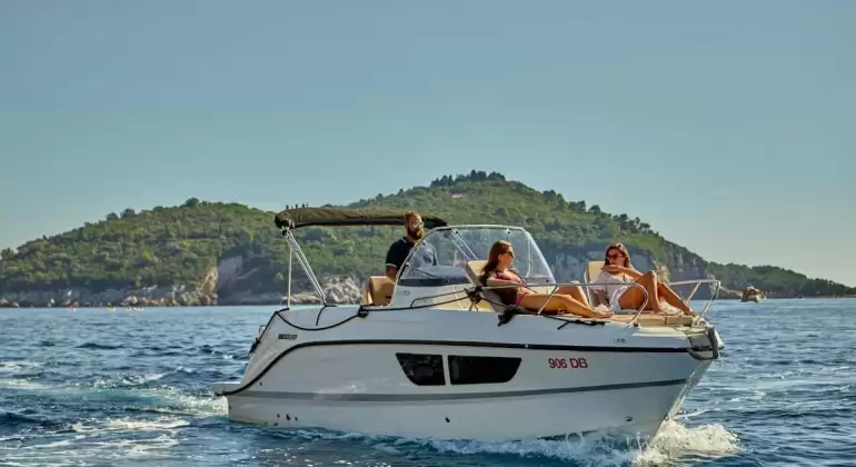 Dubrovnik Yacht Charter Quicksilver 805 SD